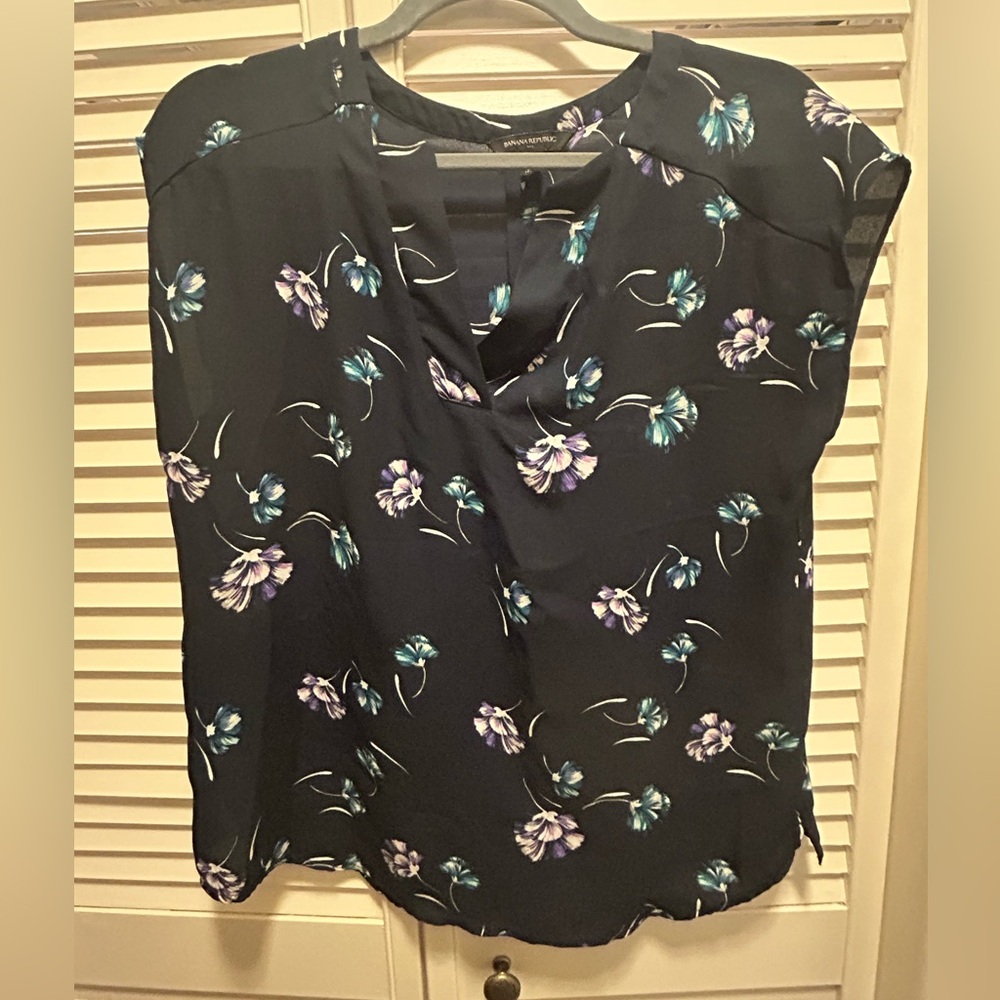 Banana Republic Navy Floral Women's Blouse